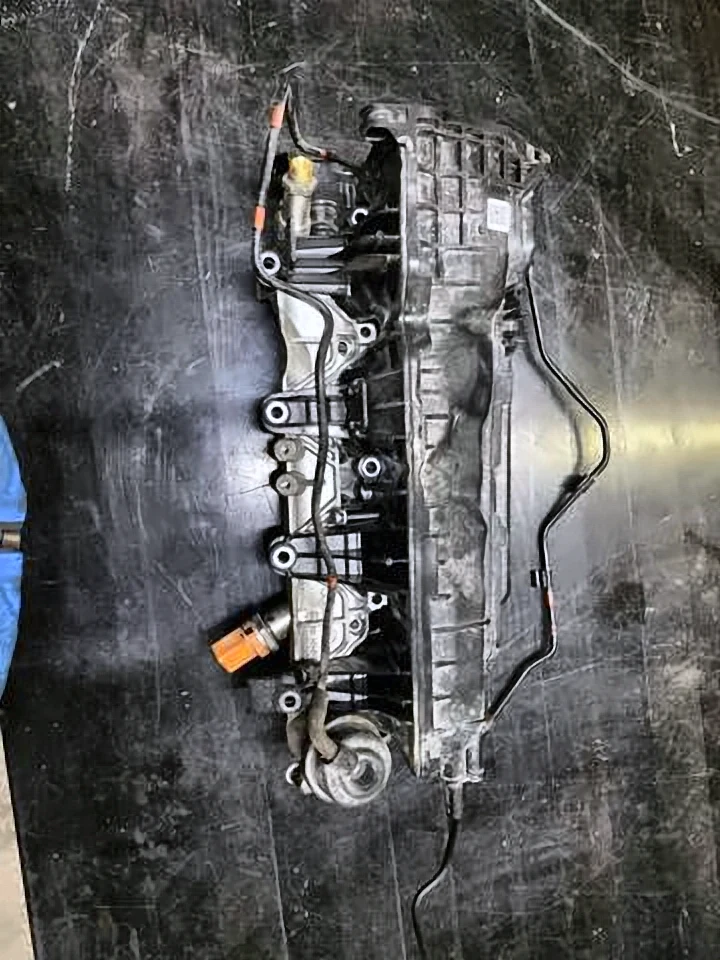 Впускной коллектор левый в сборе для Audi a8 d4, 079133109BF