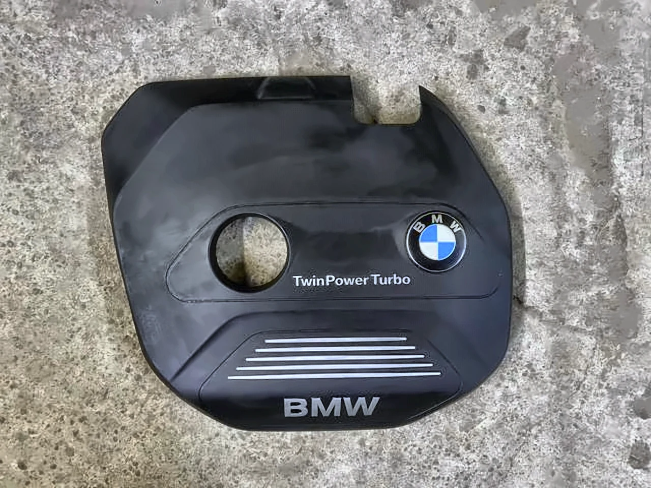 Кришка двигуна bmw x1 f48, 11128601632