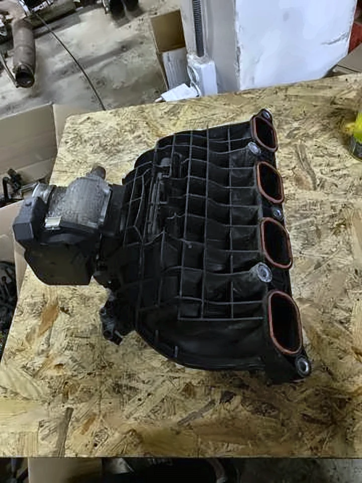 Коллектор впускной 2l motor, 11617588126