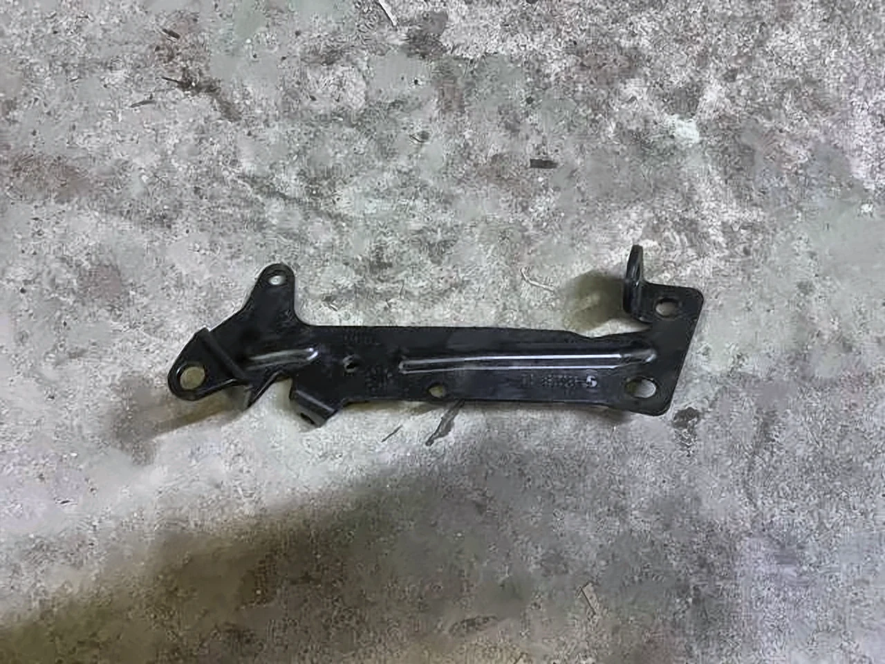 Кронштейн G30