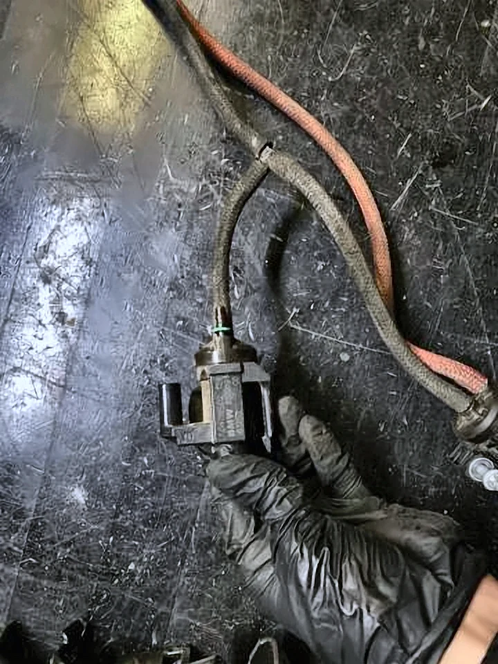 Клапан соленоїд регулювання заслонки EGR G30
