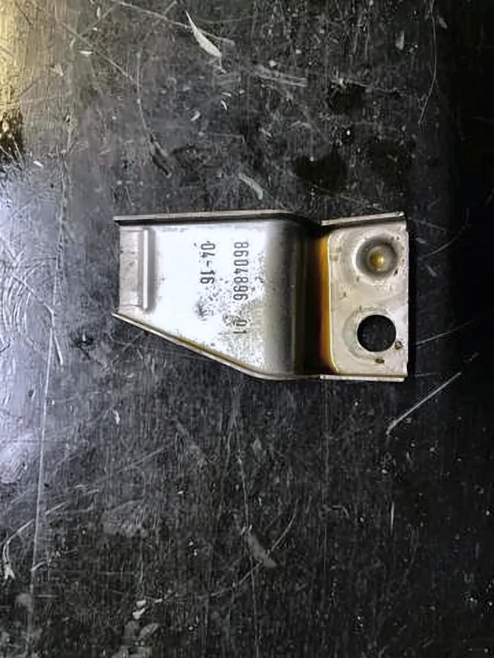 Кронштейн провода G30