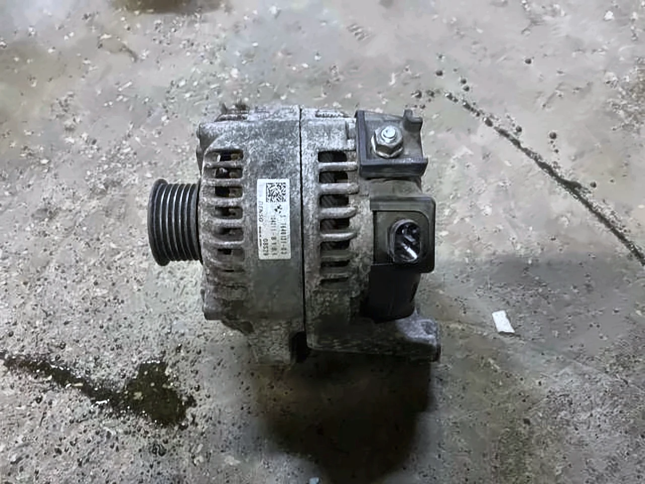 Генератор x1 f48 ( є 1 цілий і 1 з дефектом на 1700 грн