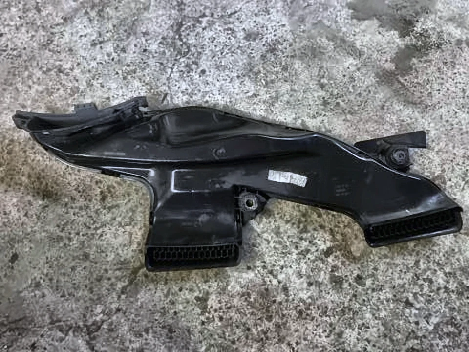 Патрубок повітряний, вхід повітряного фільтра F48, 13717626564
