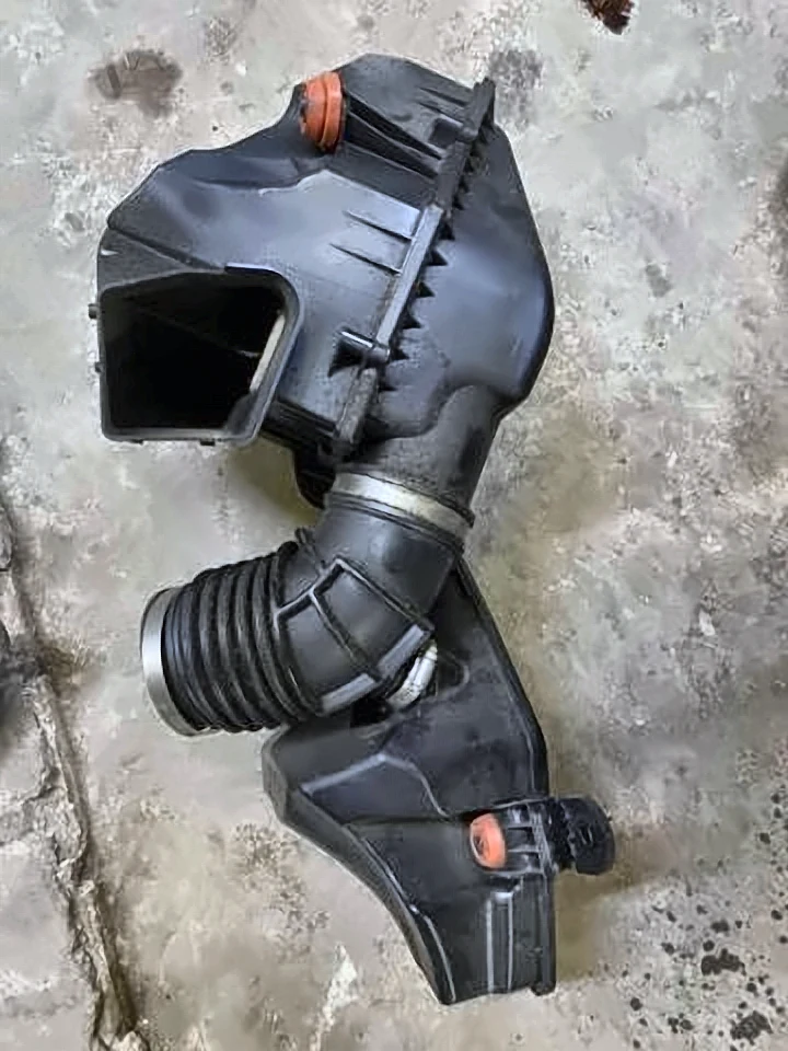 Корпус повітряного фільтра G30(4), 13718591831