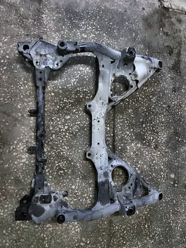 Балка передньої підвіски, підрамник RWD F30