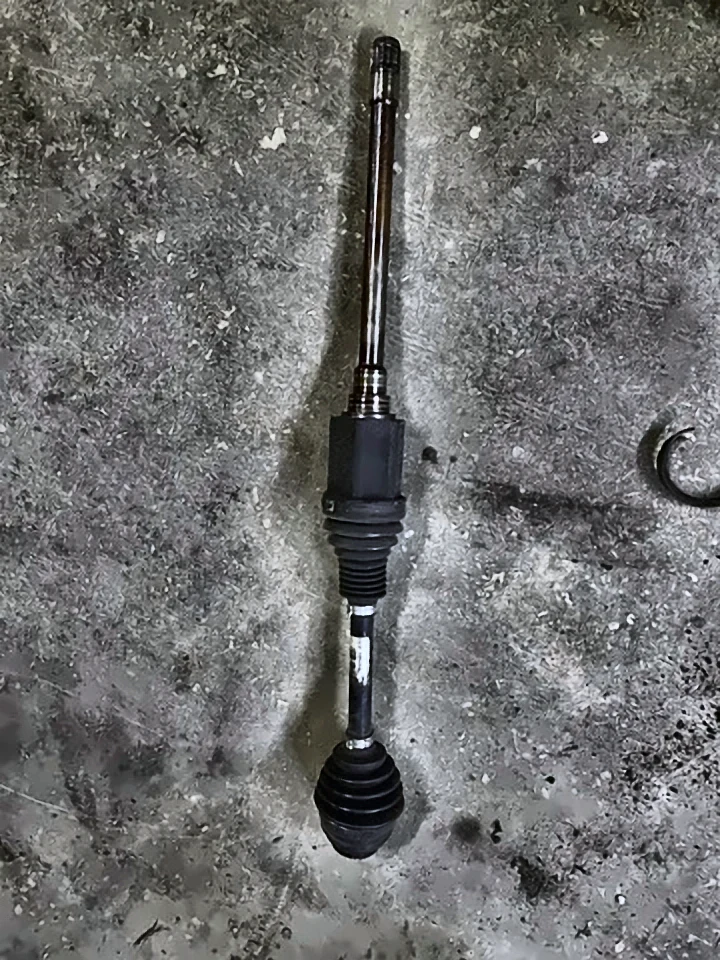 Піввісь передня BMW 3 F30/F31, 31607597694