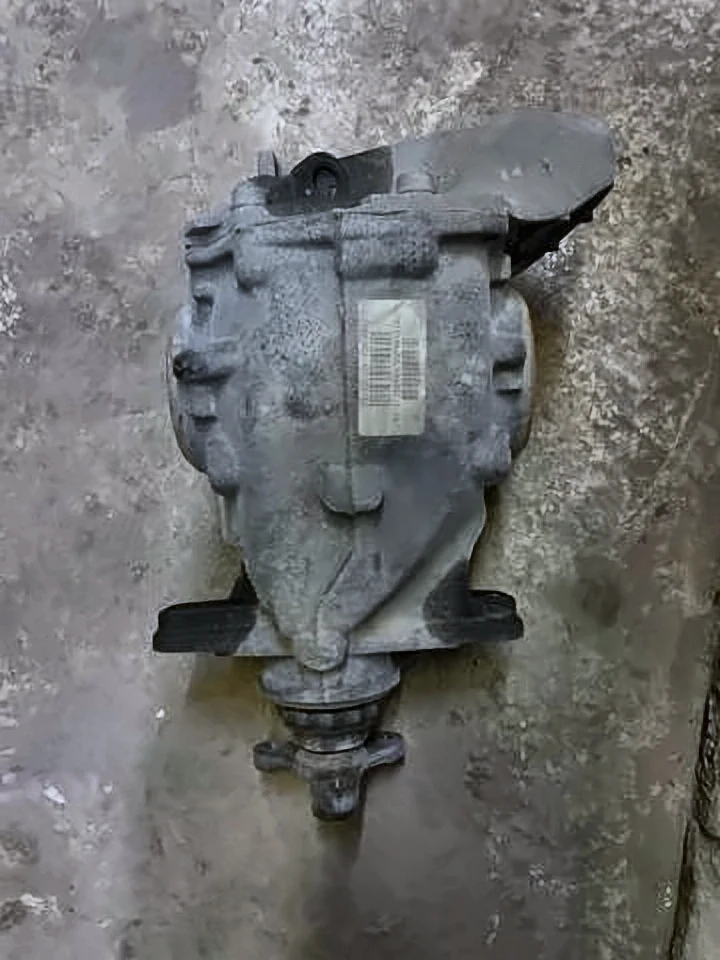 Редуктор задній F30 3, 33107603748