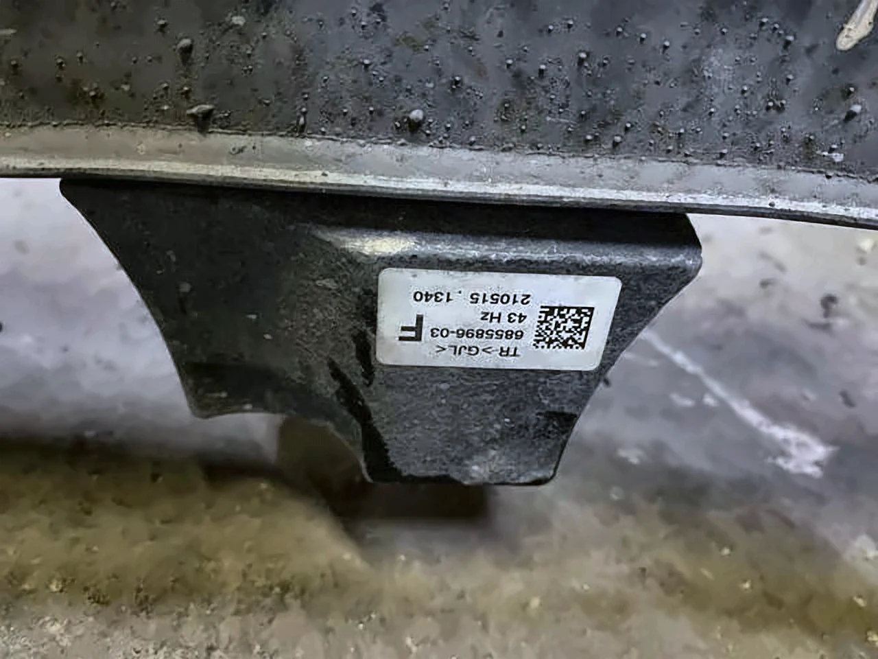 Отбойник заднего моста ориг F30, 33316855896