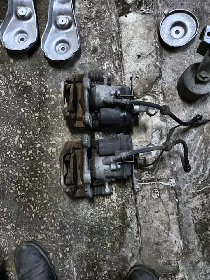 Скоба супорту заднього G30, 34206870584