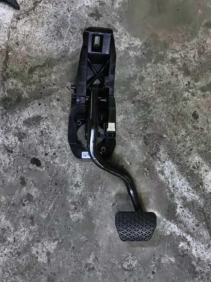 Педаль гальма G30(3)