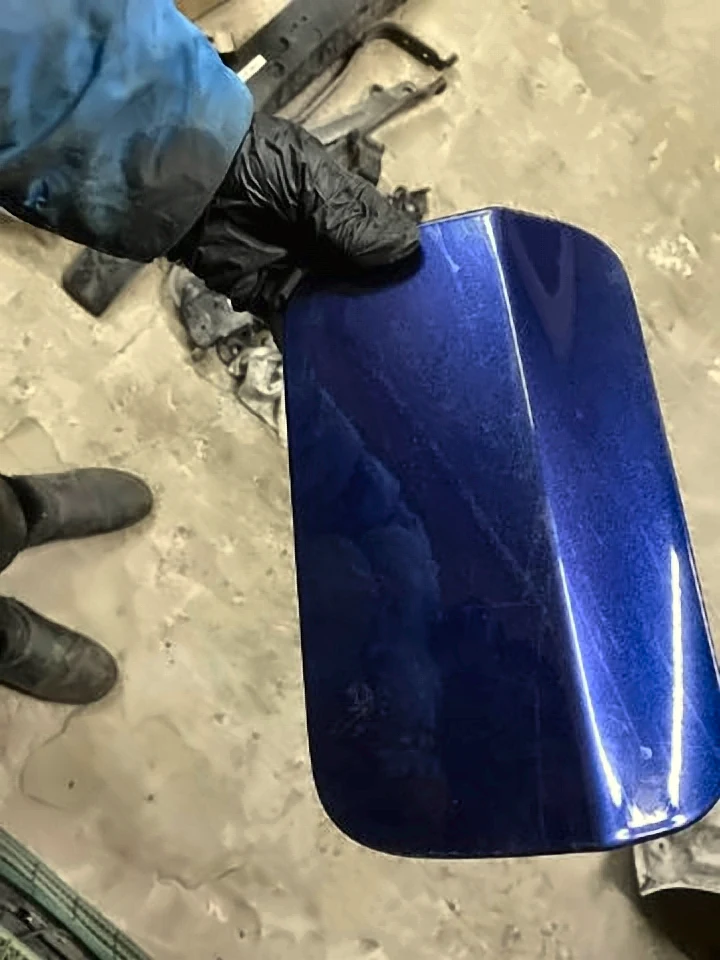 колір с10 Кришка (лючок) заливної горловини F30, 41002239979