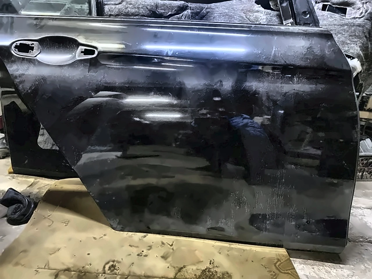 Двері передні праві, колір 668 чорний BMW 3 F30/F31