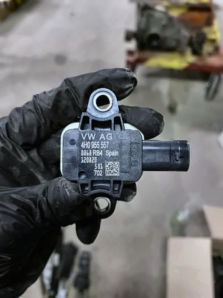 Датчик AIRBAG бічний A6 A8