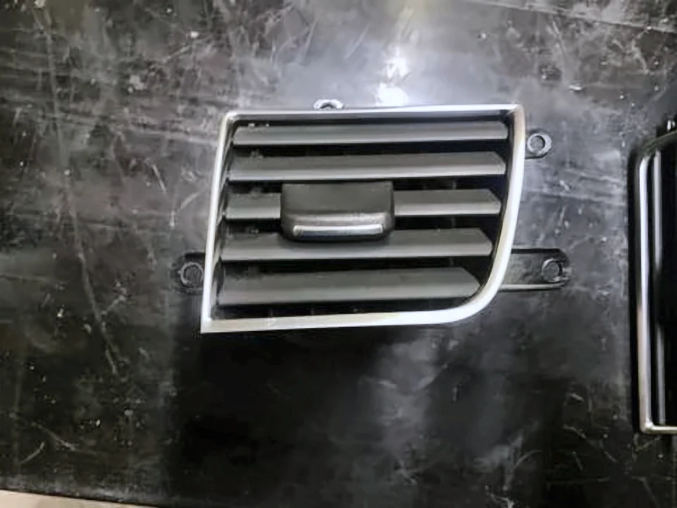 Дефлектор повітря центральний правий Audi a8 d4, 4H1820952D