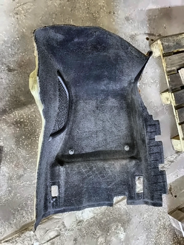 Ковролін салону передній правий audi a8 d4, 4H1863710B