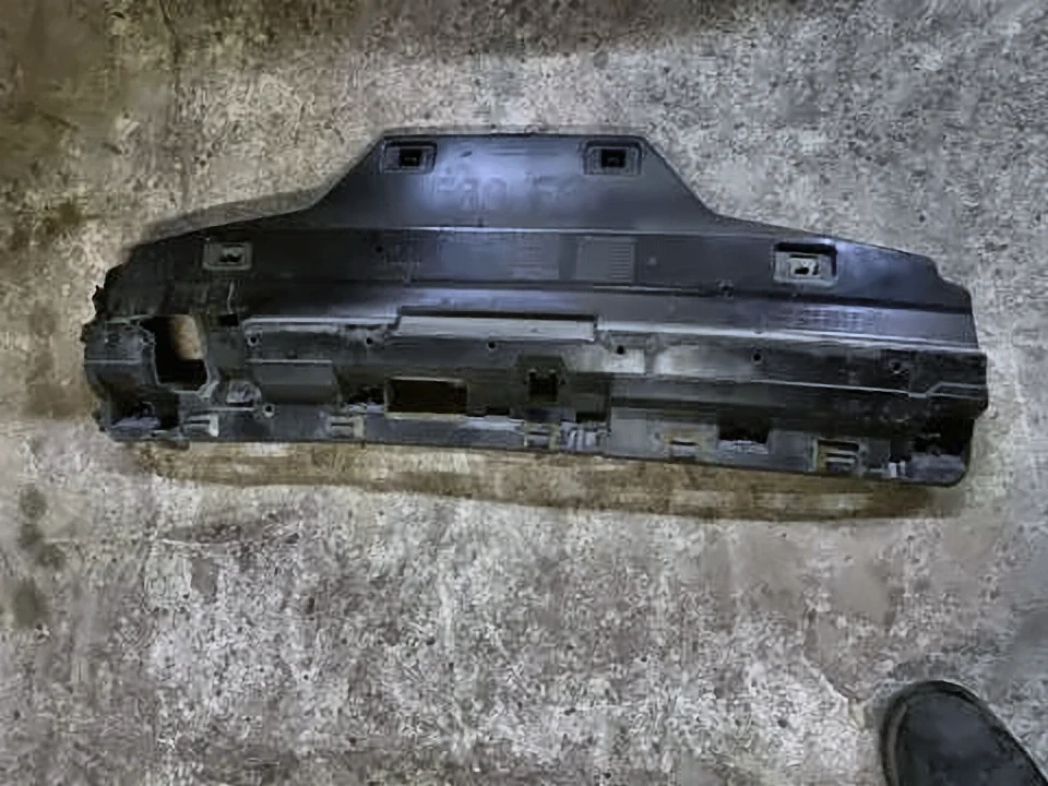 Кронштейн бампера заднього, центральний F30, 51127256921