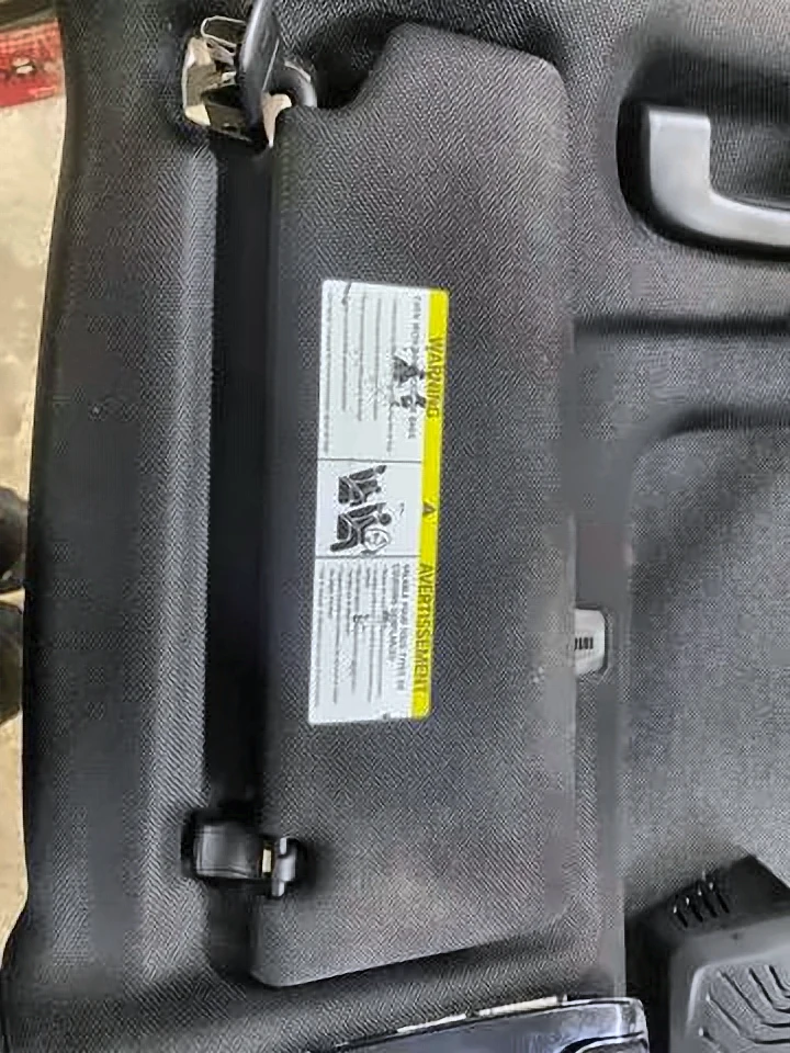 Козирок сонцезахисний G30
