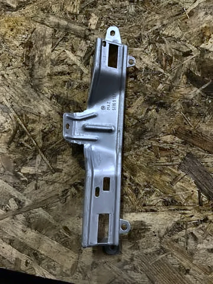 Кронштейн ручки стелі задній лівий BMW f48, 51169117633