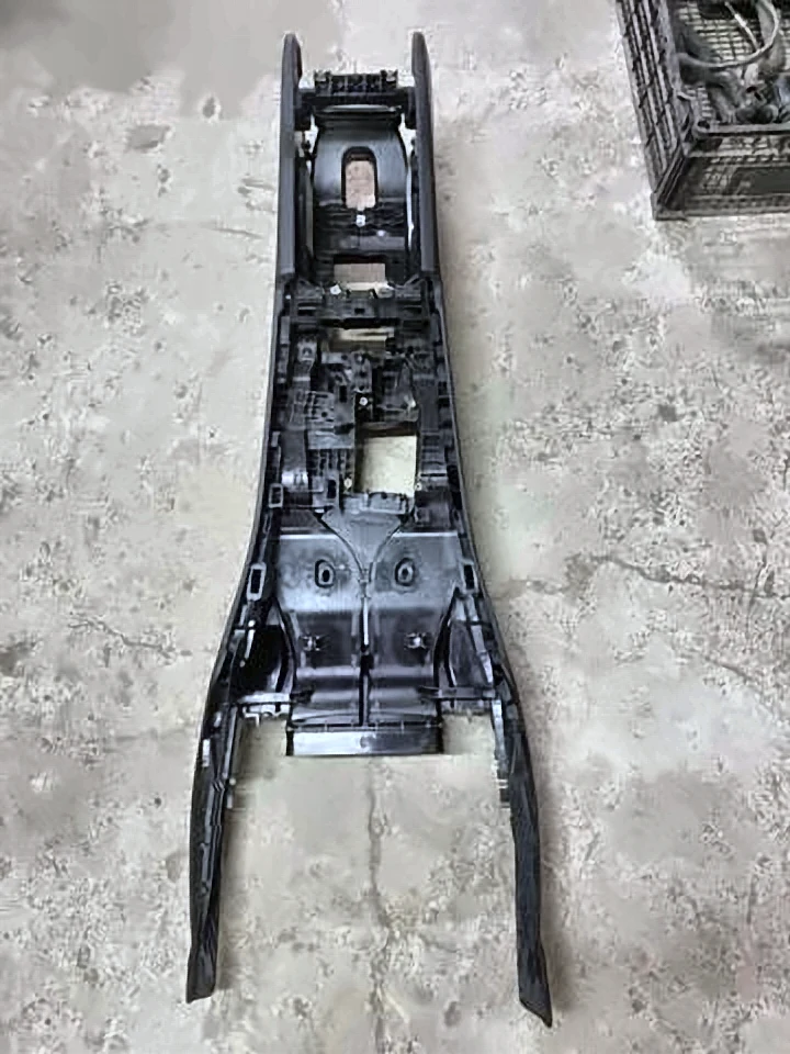 Консоль центральная стан ідеальний ф25
