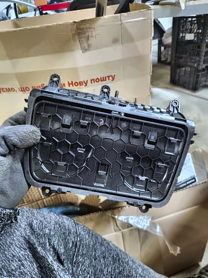 Підсклянник рест голий ориг все працює f10