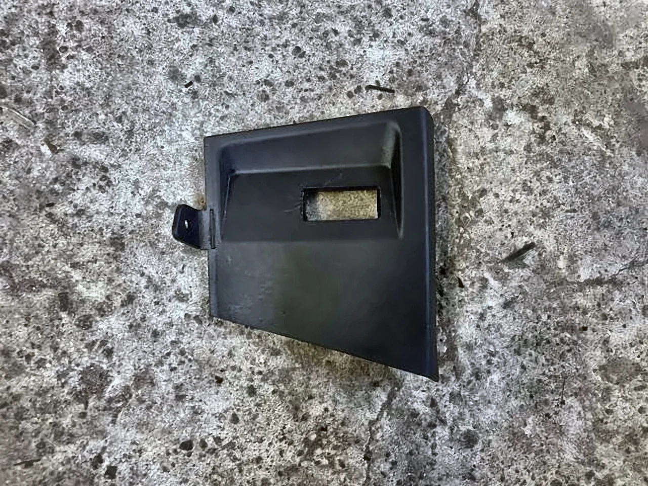 Накладка usb-разъема F48