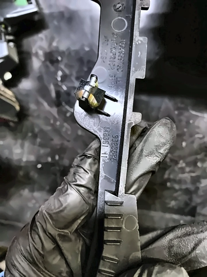 Кронштейн BMW 3 F30/F31, 51169323675