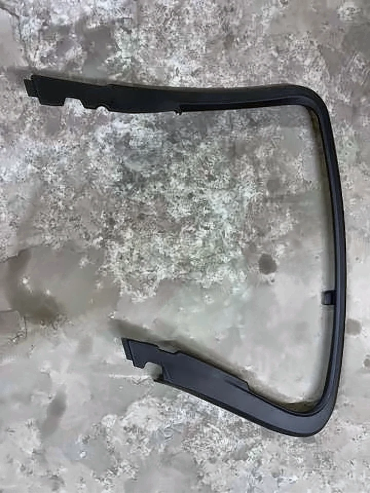 Накладка двері верхня внутрішня Права сторона Зад G30