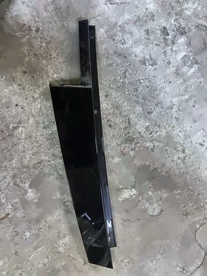 Накладка задней правой двери, боковая передняя G30, 51357390140