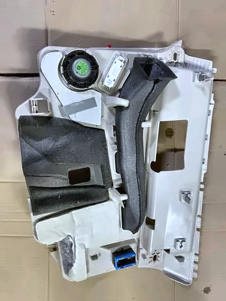 Накладка торпеды нижняя левая bmw f01/02
