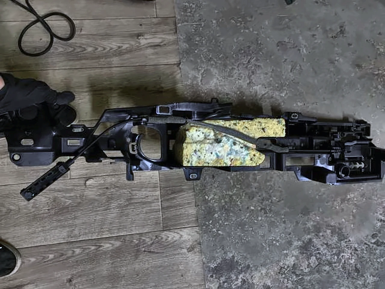 Обшивка багажника ліва F34