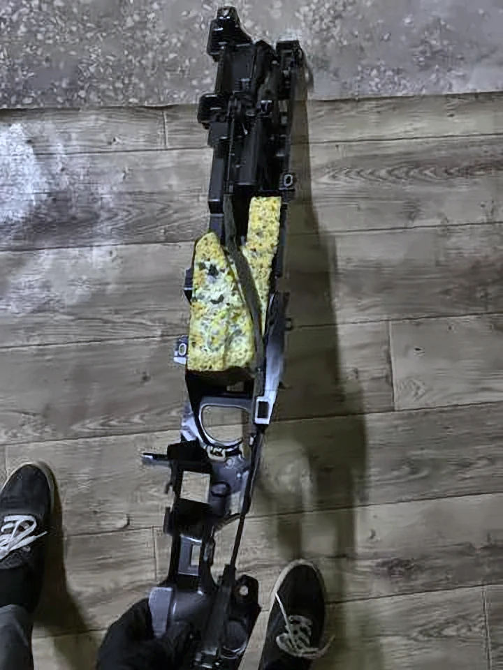 Обшивка багажника права F34
