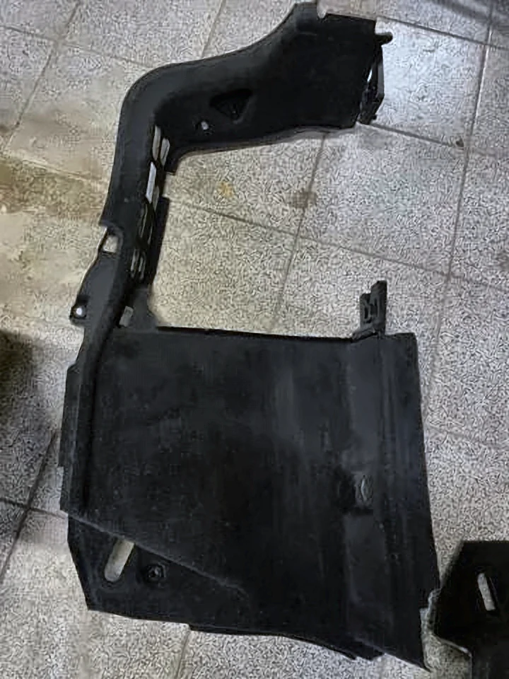 Облицювання багажного відсіку, праве F36, 51477337214