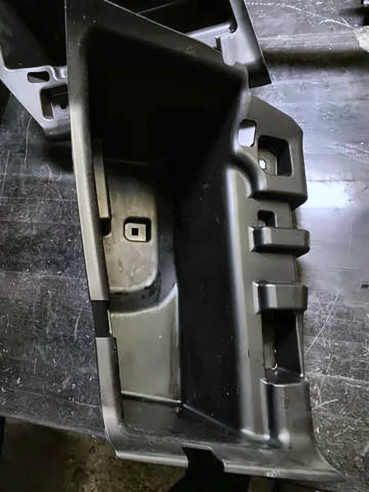 Ящик багажника, лівий G30