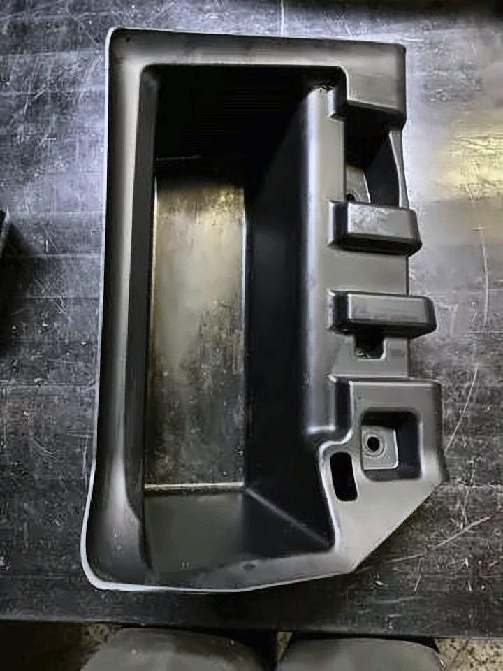 Ящик багажника правий G30(3)