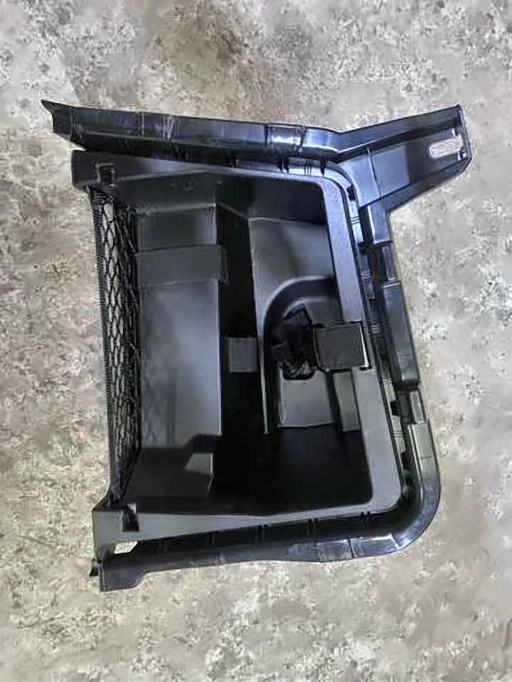 є 2 шт Вещевой ящик в багажном отделении, левая G30(2)
