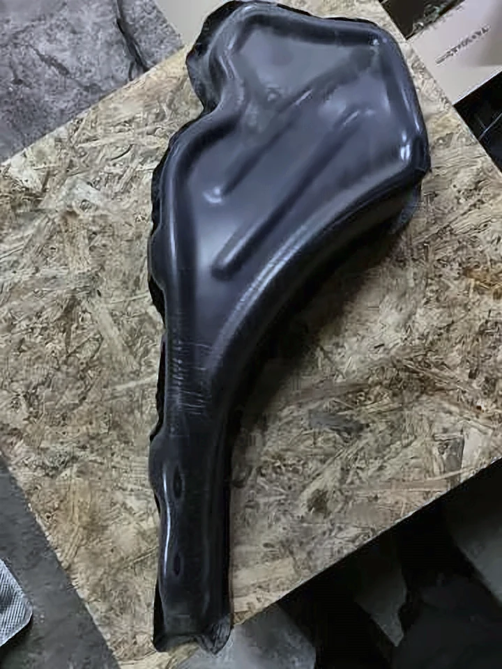 Уплотнітель крила f48