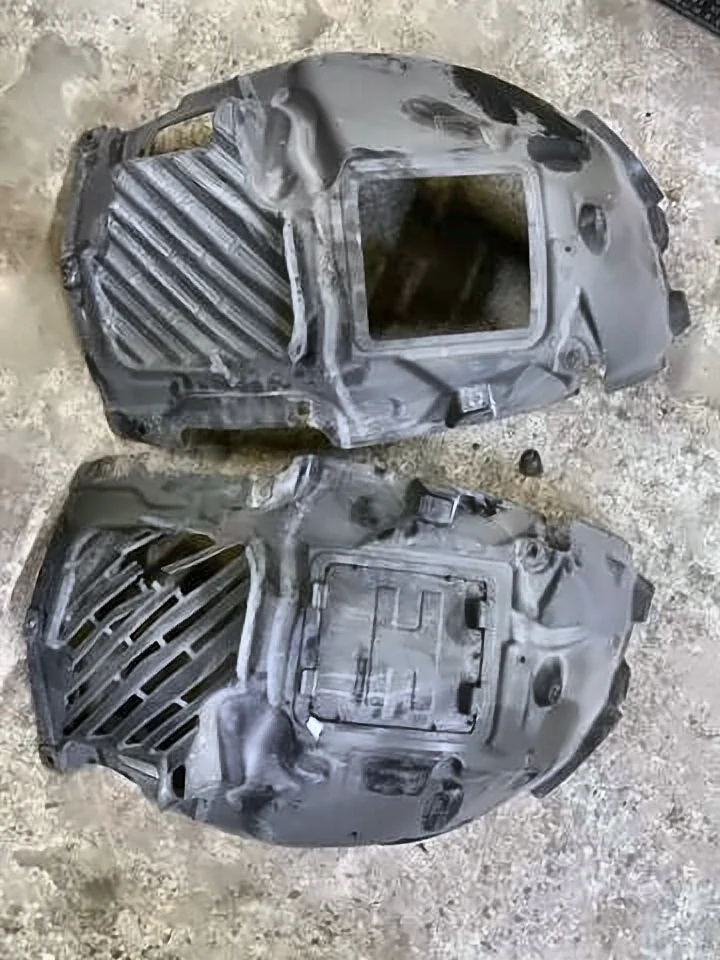 Лючок правого підкрилка F34, 51717260397