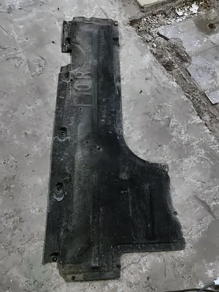 Защита днища правая ф10 є 3 шт, 51757207268