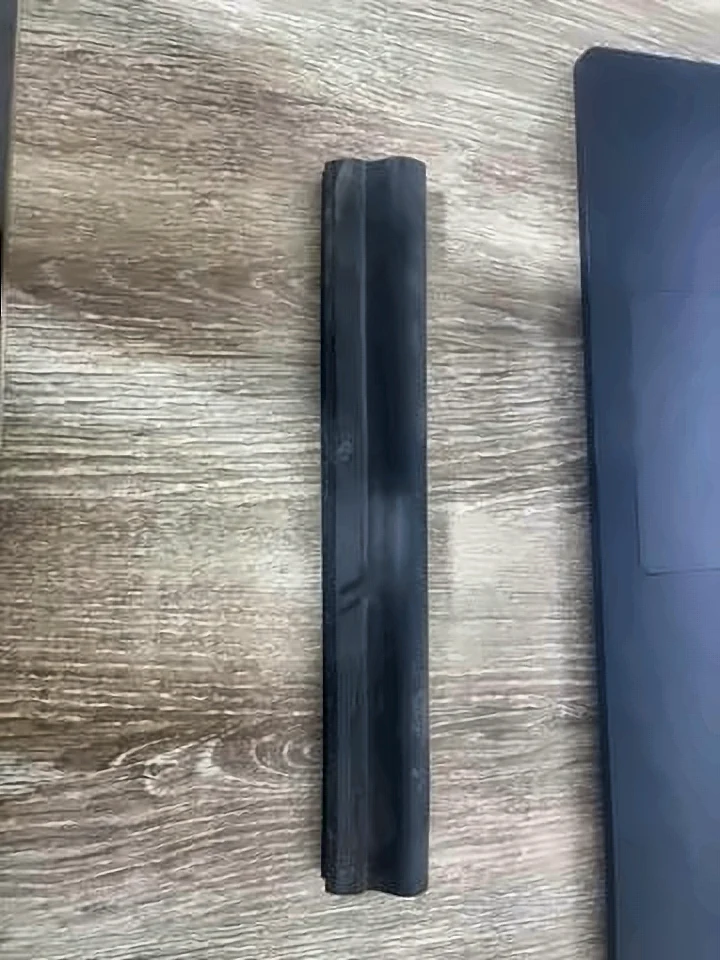 Ущільнювач капота F25, 51767234371