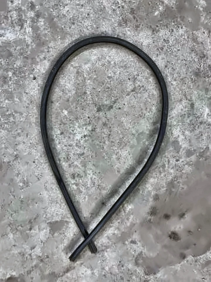 уплотнитель капота G30(2)