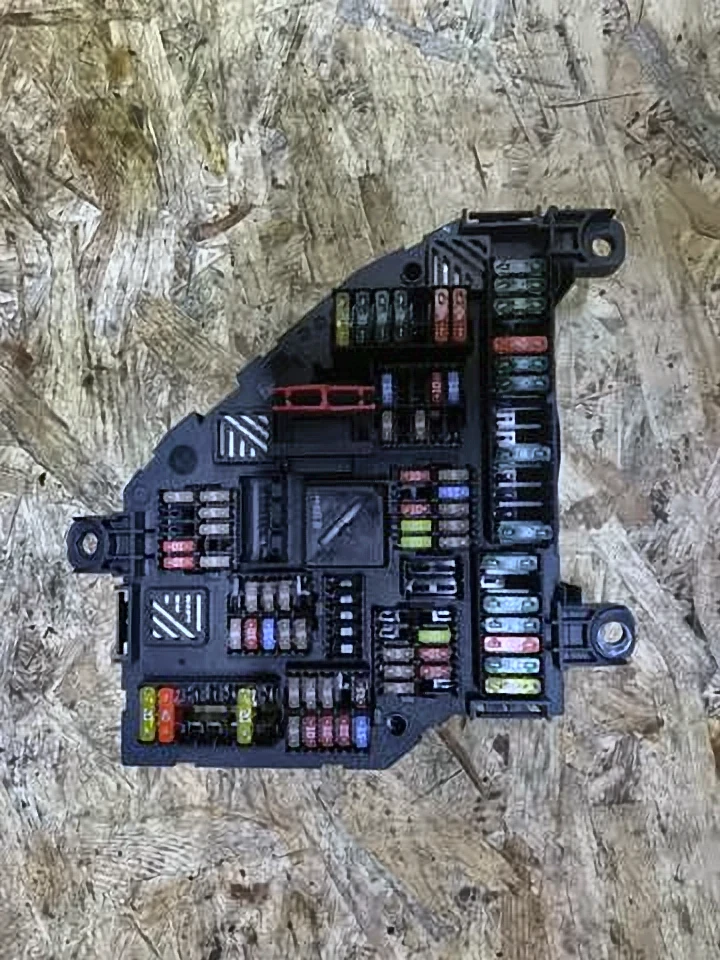 Блок запобіжників f10(3)