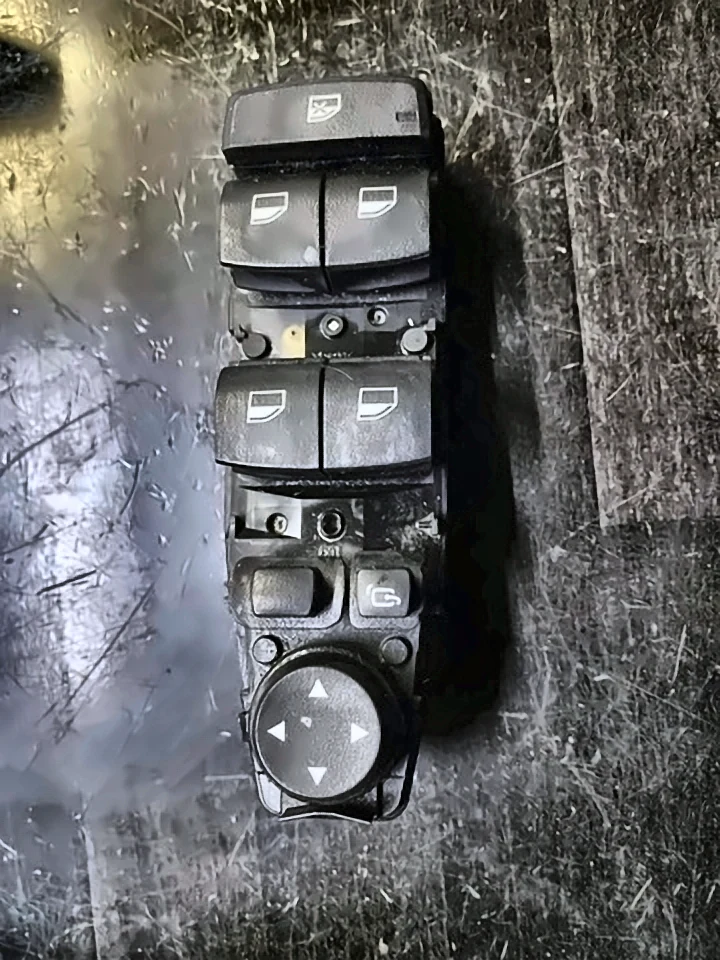 Блок кнопок склопідйомників водія BMW 3 F30/F31, 61319362107
