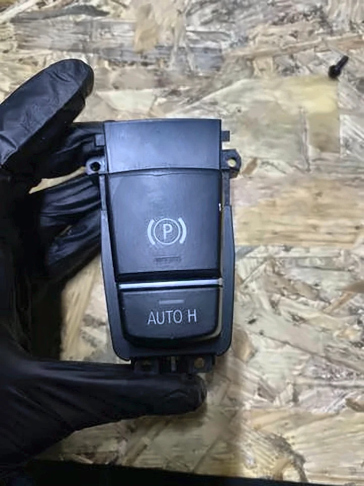 Клавіша електромеханічного гальма стоянки х3 ф25 f10(3), 61319385029
