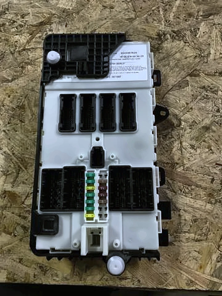 Блок BCM BMW X1 F48 16-22 ориг, 61356825530