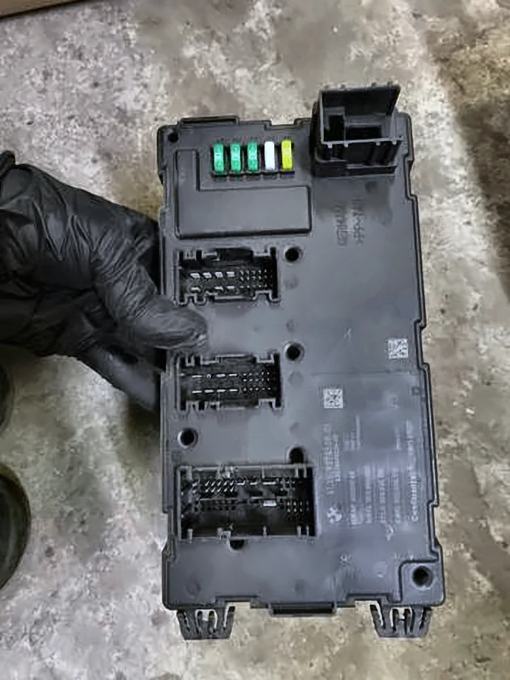 Блок комфорта rem bmw f30, 61359374508