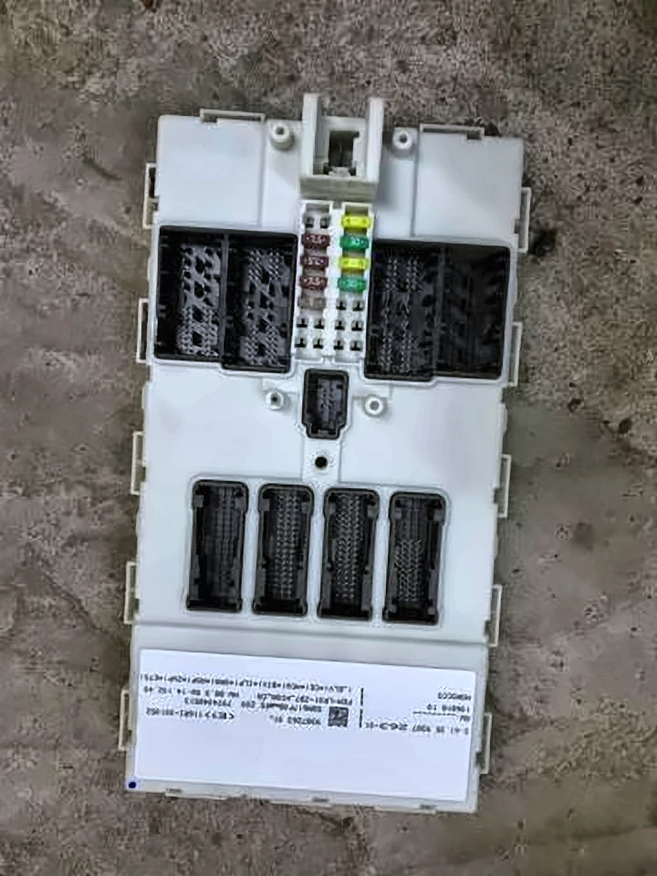 Блок fem bmw f30, 61359387263