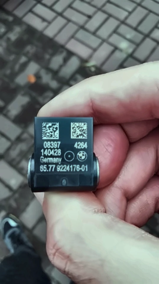 Датчик AIRBAG передній f01 f25(2) f10(3), 65779224176