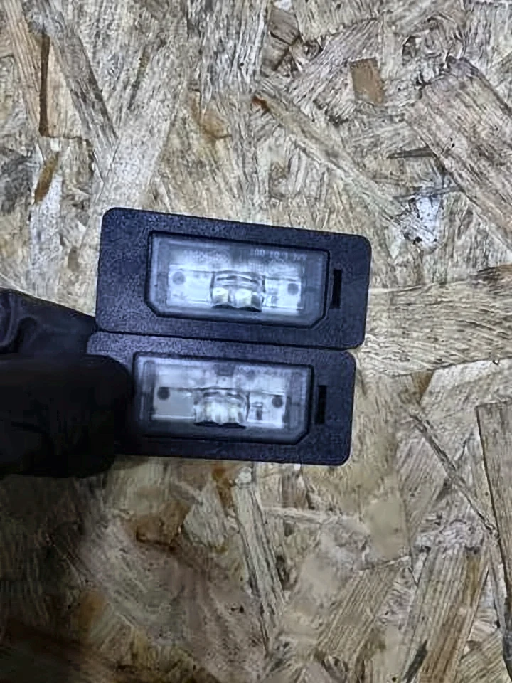 Ліхтар підсвічування заднього номерного знака x3 f25(2), 7193293